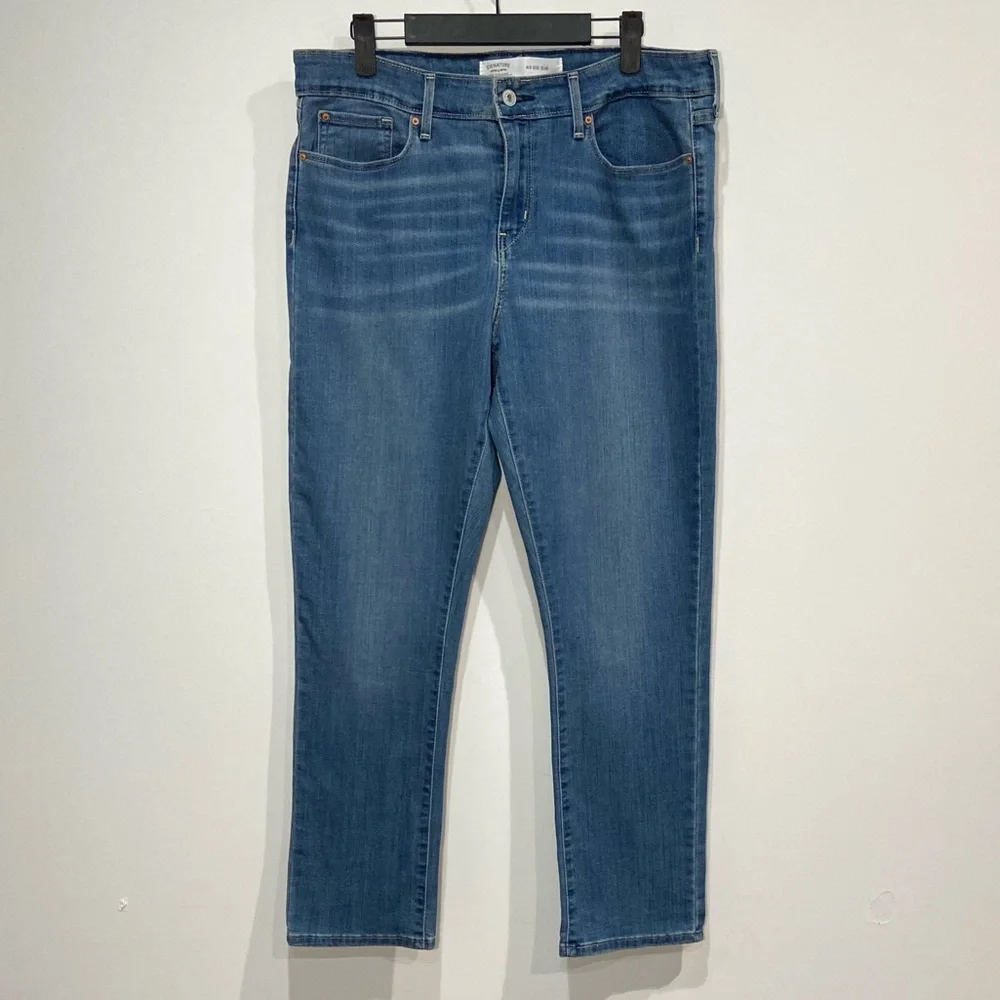Levi's Women's Medium Wash Med Rise Slim Jeans Size 14S - Picture 8 of 13